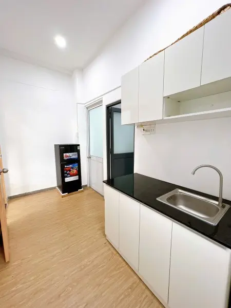 Cho Thuê Phòng Tách Bếp Cửa Sổ Trời Lớn Nằm Ngay Trung Tâm Phú Nhuận Gần Chợ Bà Chiễu Sát Quận 1,3