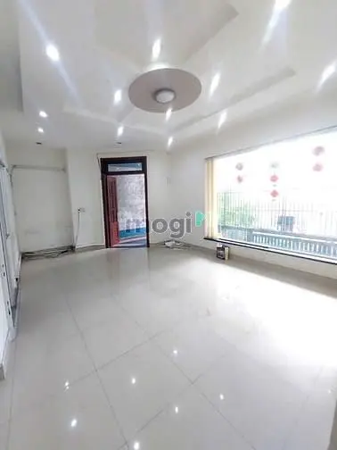 Cho Thuê Mặt Bằng 120M2 Ngay Cách Mạng Tháng Tám