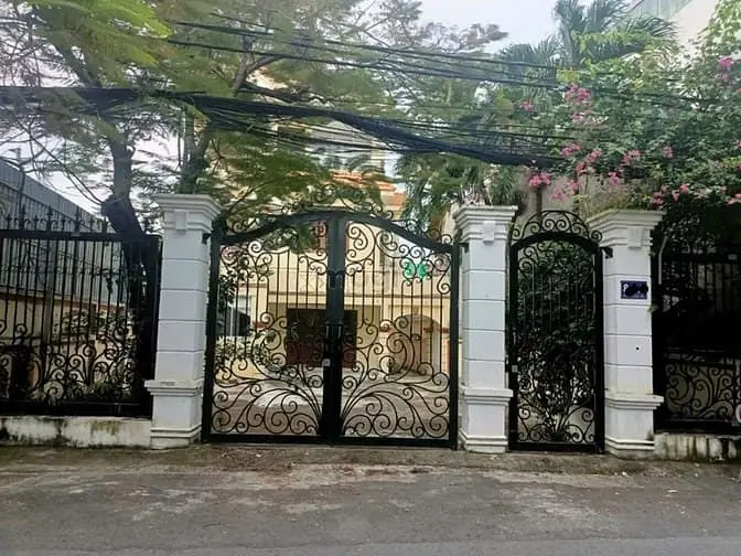 Biệt Thự Đường Xe Tải Quay Đầu, Tân Thuận Đông Quận 7. 10*30 Chỉ 24 Tỷ