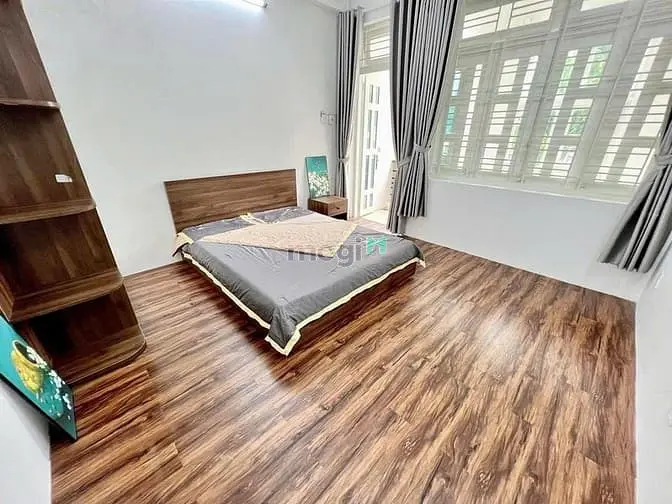 Căn Hộ Chung Cư 1 Phòng Ngủ Hơn 40M2 Ban Công Cửa Sổ Thoáng Mát