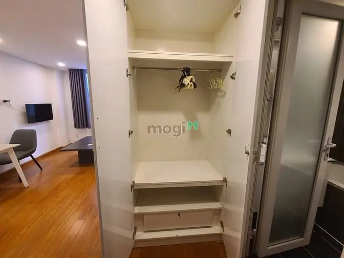 Căn Hộ Chung Cư Mini Cửa Sổ Lớn View Bờ Kè Trường Sa _ Gần Landmark81