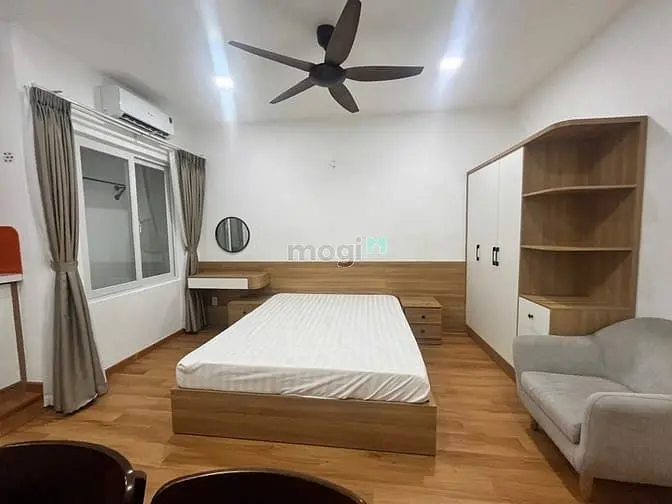 Căn Hộ 25M2 Full Nội Thất Cửa Sổ Giếng Trời Ngay Khu Phan Xích Long