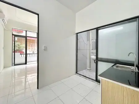 Cho Thuê Căn Hộ 1Pn Tách Bếp Có Ban Công , Đường Ba Tháng Hai , Gần Toà Nhà Viettel