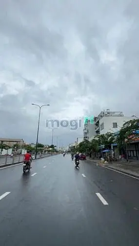 Gò Vấp, Nhà Mới 5 Tầng Mặt Tiền Dương Quảng Hàm Dt 5X20M