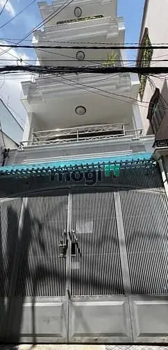 Hẻm 1 Trục 4M Đường Cách Mạng Tháng 8 Q3 4,1 X 17M 5 Tầng Sân Thượng