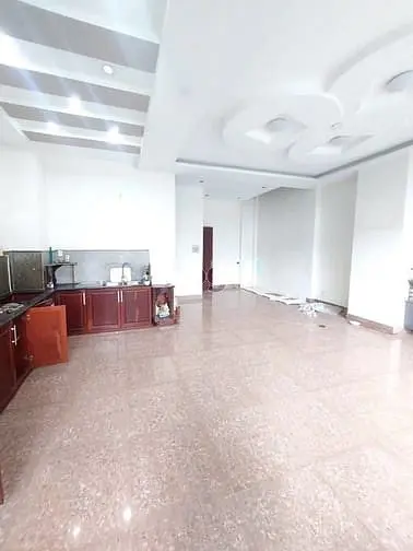 Cho Thuê Mặt Bằng 120M2 Ngay Cách Mạng Tháng Tám