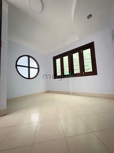 Cần Cho Thuê Căn Nhà 1 Trệt 2 Lầu Sân Thượng 23Tr/Th Mặt Tiền Hoa Huệ