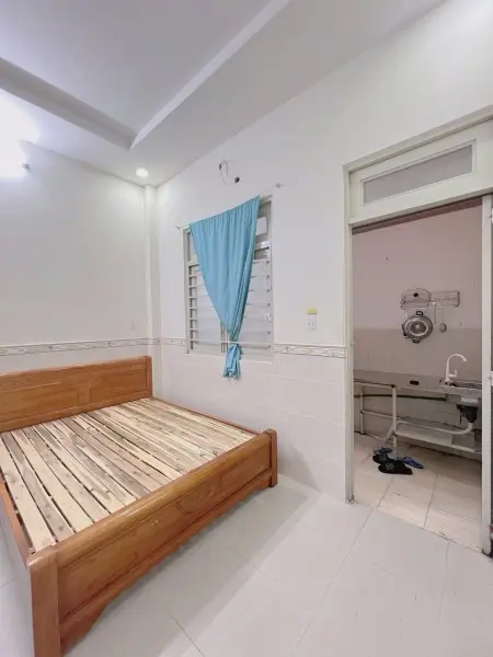 Phòng Trệt Tách Bếp Giáp Lũy Bán Bích