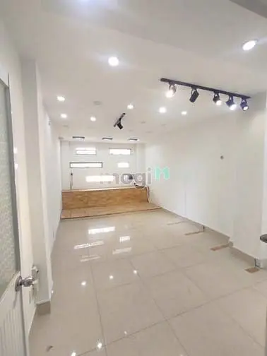 Mặt Bằng Cho Thuê Mặt Tiền Đường Nguyễn Tri Phương Quận 10 Thuê Gấp