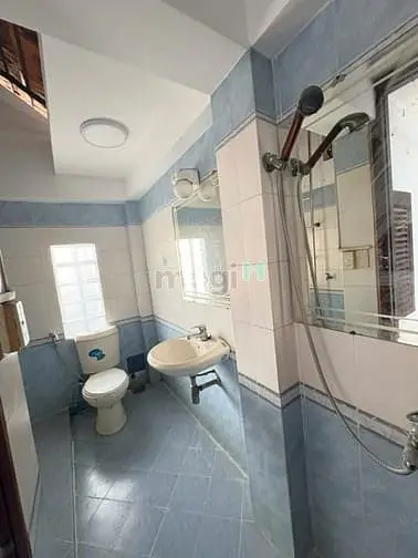 Cần Cho Thuê Căn Nhà 1 Trệt 2 Lầu Sân Thượng 23Tr/Th Mặt Tiền Hoa Huệ