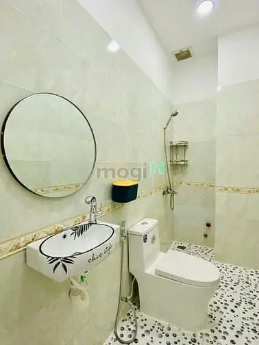 Cho Thuê Nhà Nguyên Căn Mặt Tiền Trung Tâm Quận 3