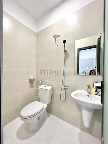 Căn Hộ Studio Ban Công Đầy Đủ Nội Thất Ngay Trung Tâm Quận 10