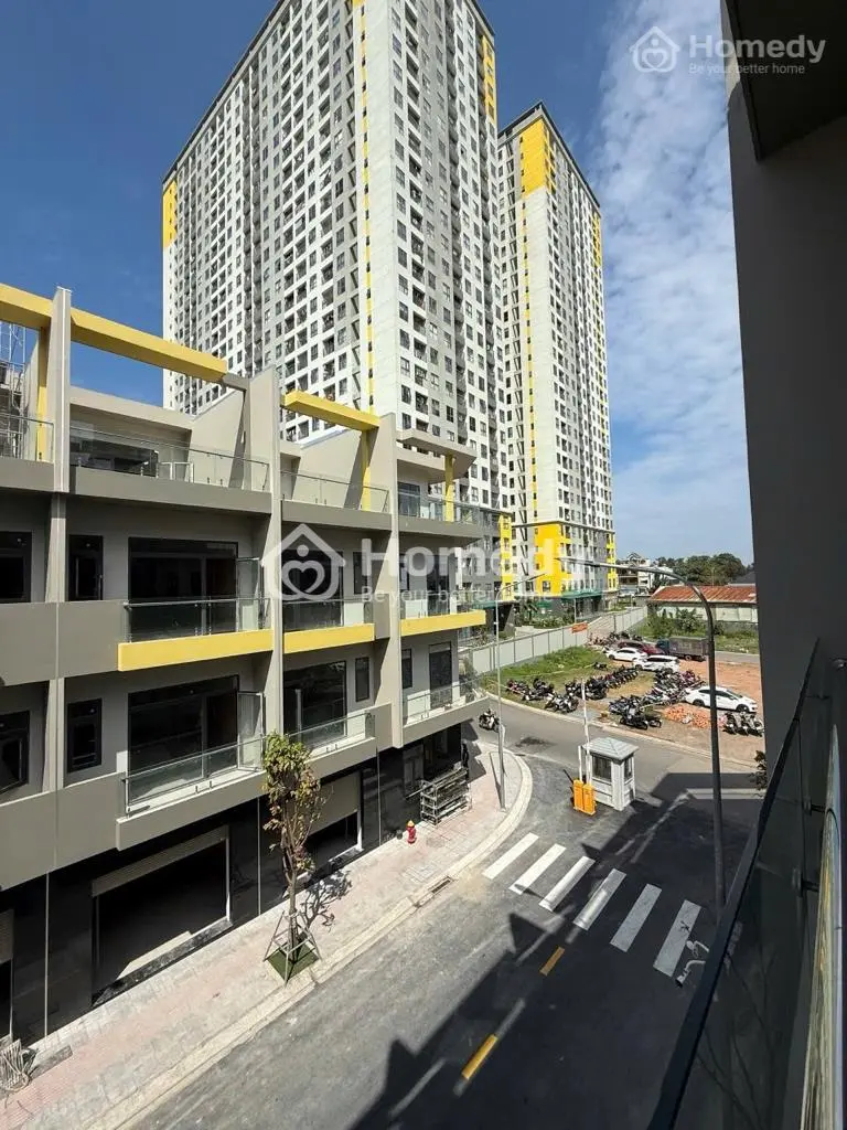 Cần Bán Nhà Phố Liền Kề Univalley