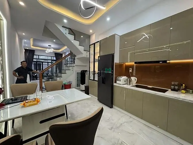 Q10- Lê Hồng Phong- Nhà Đẹp Lung Linh- 4 Tầng 5Pn