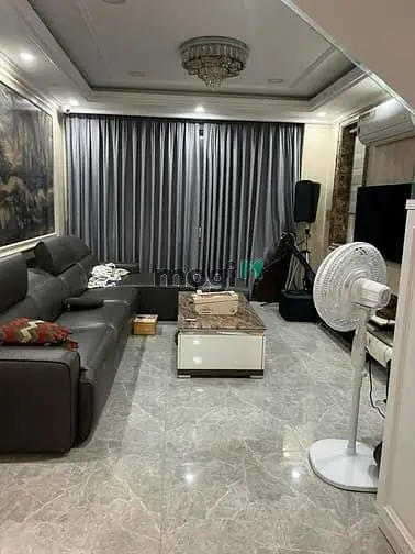 Mt Căn Hộ Chung Cư Cao Cấp - Tầng Trệt Mặt Tiền, Cách Mạng Tháng 8, Q3