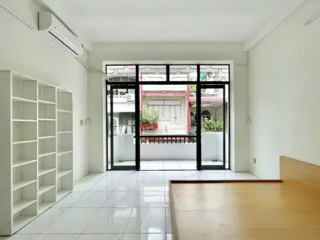 Cho Thuê Căn Hộ 1Pn Tách Bếp Có Ban Công , Đường Ba Tháng Hai , Gần Toà Nhà Viettel