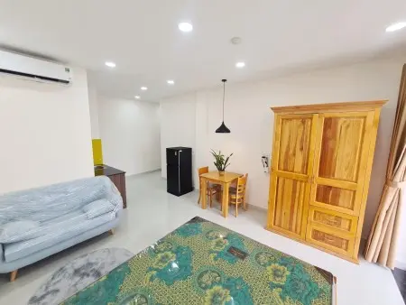 Phòng Ban Công – View Sân Bay – Full Nội Thất – Rộng 30M² – Giá Chỉ 4Tr5