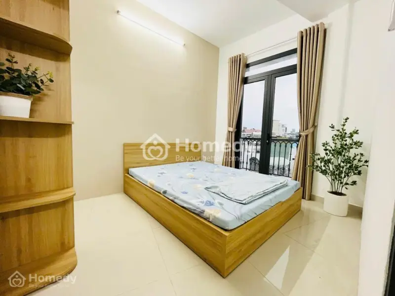 Cho Thuê Căn 2 Phòng Ngủ Ban Công Cực Thoáng, Vị Trí Vàng Phan Xích Long, Gần Bờ Kè Trường Sa