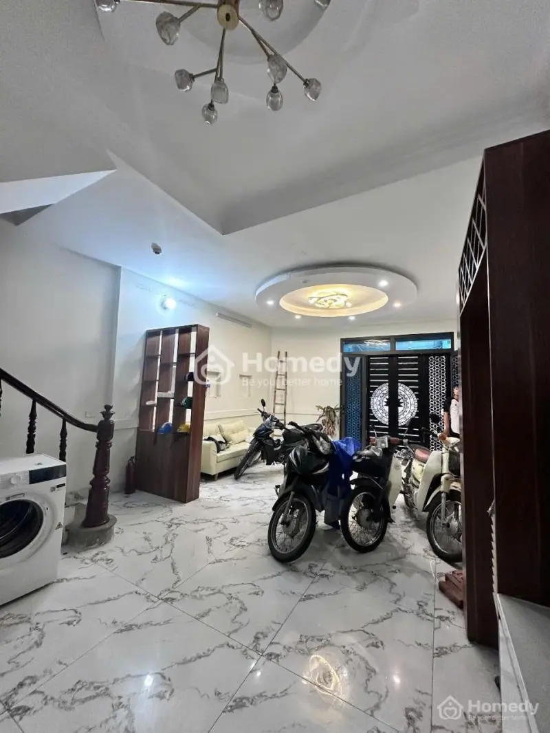 Bán Nhà Dòng Tiền Thu Nhập Lên Đến 30Tr/1T 40M Đường Hoàng Mai Chỉ 8.5 Tỷ