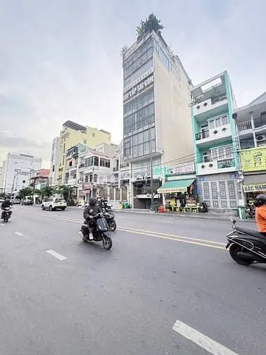 Bán Nhà Mặt Tiền Kinh Doanh Đường Hoàng Hoa Thám, Quận Tân Bình