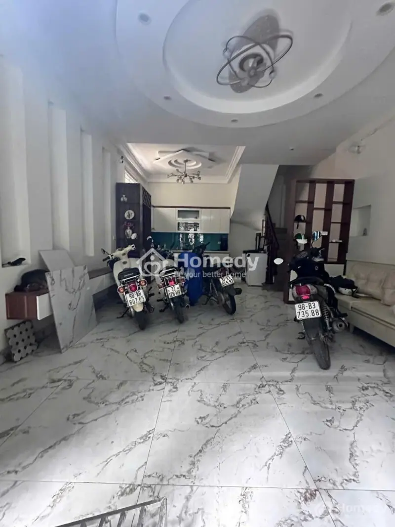 Bán Nhà Dòng Tiền Thu Nhập Lên Đến 30Tr/1T 40M Đường Hoàng Mai Chỉ 8.5 Tỷ