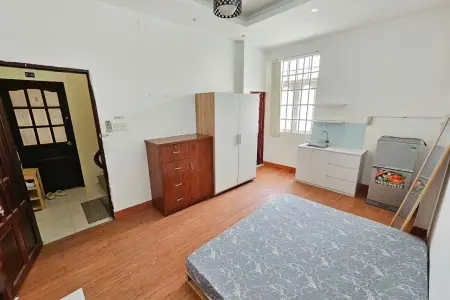 Cho Thuê Phòng Cửa Sổ Trời - Full Nội Thất - Thoáng Mát - Ngay Chợ Hoàng Hoa Thám - Phạm Văn Đồng