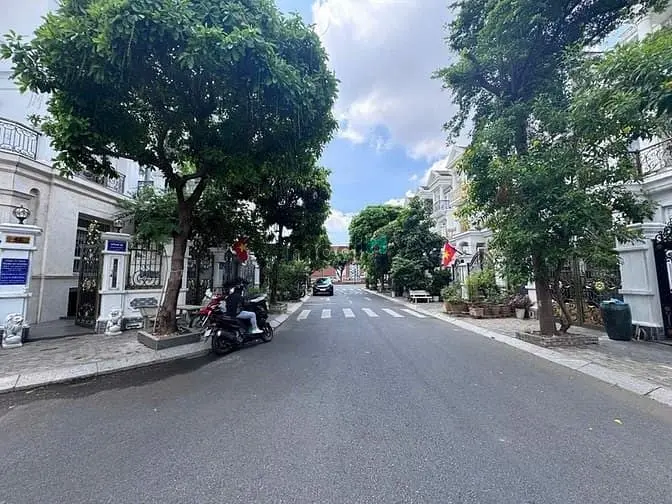 Gò Vấp, Căn Góc Cityland Granden Hills P5 Phan Văn Trị, Dt 8X20M