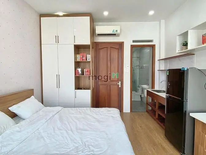 Căn Hộ Cao Cấp Ban Công Cửa Sổ Thoáng Full Nội Thất _ Gần Sân Bay