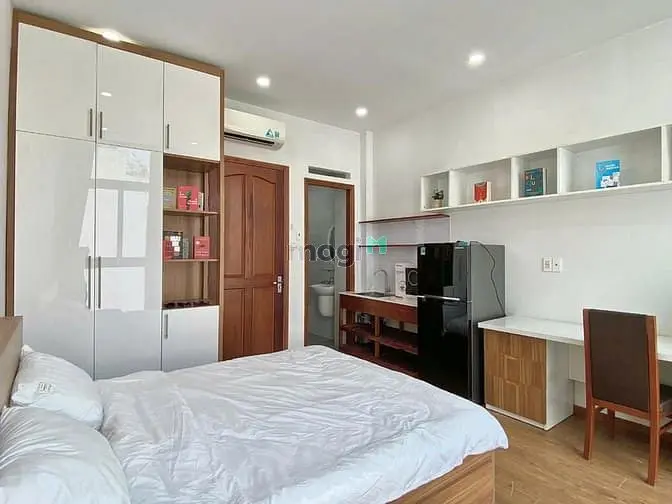 Căn Hộ Cao Cấp Ban Công Cửa Sổ Thoáng Full Nội Thất _ Gần Sân Bay