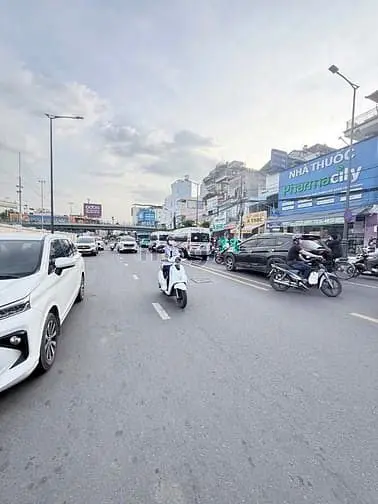 Bán Nhà Mặt Tiền Kinh Doanh Đường Hoàng Hoa Thám, Quận Tân Bình