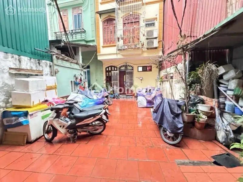 🏦Nhà Gần Hồ Đền Lừ , Ngõ Thông 43M Có Sân Để Xe Chỉ Nhỉnh 8 Tỷ Chút.