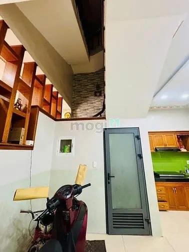 Bán Nhà 1 Trệt 2 Lầu + Sân Thượng Dtsd: 225M2 , Đ.6 , Linh Xuân , Tđ