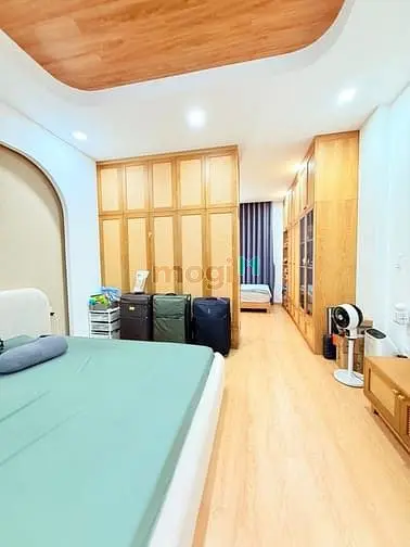 Dành Cho Khách Thích Mới Đẹp - Dọn Ở Ngay, Nhà 5 Tầng Đường 3 Tháng 2,