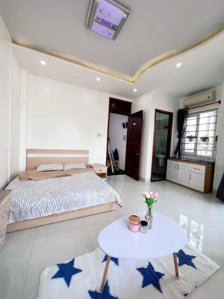 Cho Thuê Căn Hộ Dịch Vụ Full Nội Thất Ban Công Nằm Ngay Trung Tâm Bình Thạnh Gần Emart Đại Học Vlv