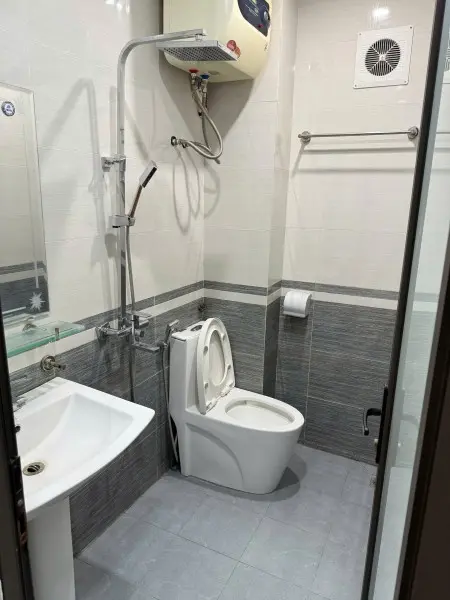 Cho Thuê Nha Nguyên Căn Tai 254D Minh Khai , Mai Động , Hà Nôi . 0907046556