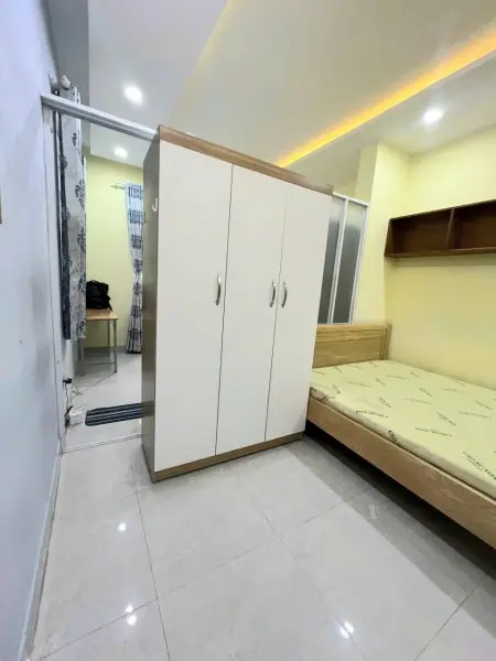 Cho Thuê Căn Hộ - 2Pn Cửa Sổ Lớn, Máy Giặt Riêng, Ngay Khu Ẩm Thực Phan Xích Long