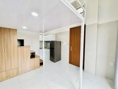 Phòng Trọ Bình Thạnh Có Gác. Ban Công Gần Ngã Tư Hàng Xanh, Hutech, Gtvt, Ftu2