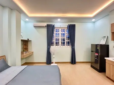 Cho Thuê Căn Hộ Full Nội Thất Cửa Sổ Trời Lớn Nằm Ngay Trung Tâm Phú Nhuận Gần Ngã Tư Phú Nhuận