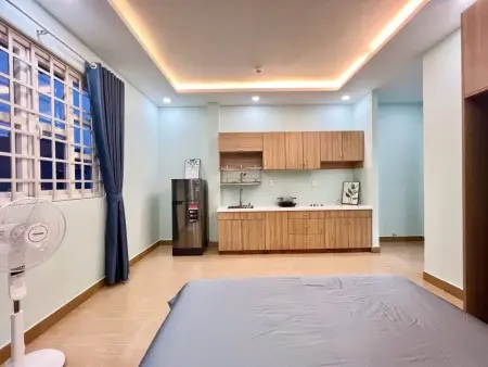 Cho Thuê Căn Hộ Full Nội Thất Cửa Sổ Trời Lớn Nằm Ngay Trung Tâm Phú Nhuận Gần Ngã Tư Phú Nhuận