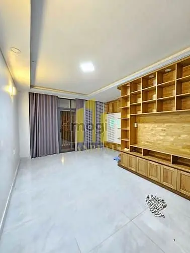 Cho Thuê Nhà Mới Đẹp 3 Lầu Giá 25 Triệu. Đường Xe Hơi