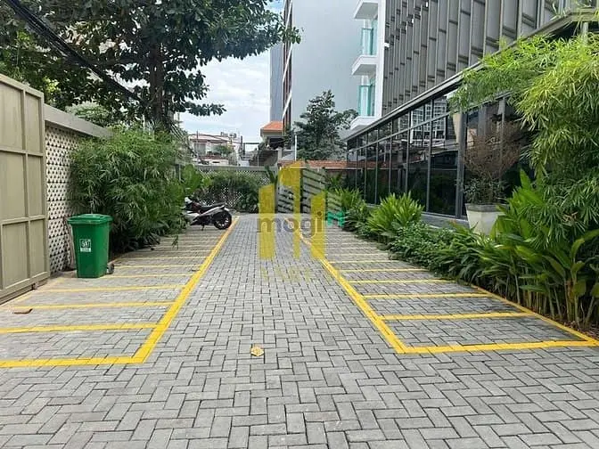 Văn Phòng Khu Thảo Điền 28 Triệu /85M2 Sân Xe Rộng - Thiết Kế Hiện Đại