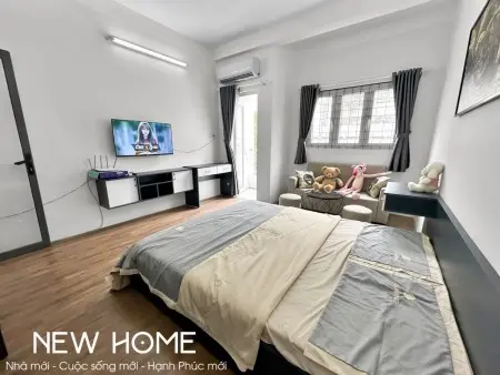 Căn Hộ Ban Công Thoáng Mát Quận 1 Gần Chợ Tân Định