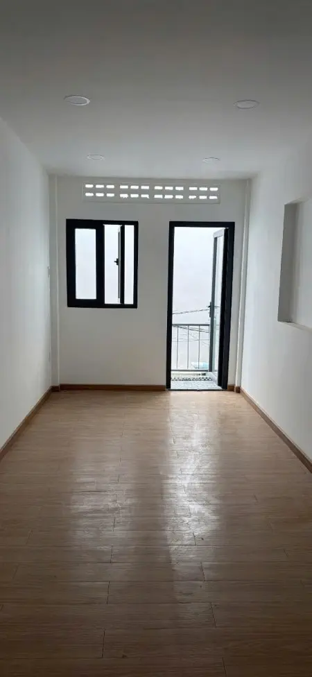 Cho Thuê Nhà Nguyên Căn Q1 Ngay Võ Văn Kiệt Nhà Mới 3X10M