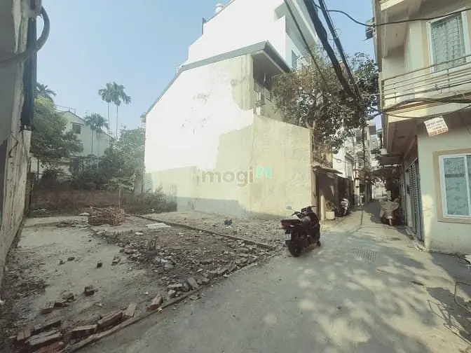 Phố Nghi Tàm – Tây Hồ - Ô Tô – 96 M2 – Đất – Mt 4.5 M – Giá 24.3 Tỷ.