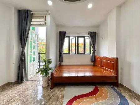 Phòng Đẹp Ban Công Gần Nhà Ga T3 Sân Bay Mũi Tàu Cộng Hoà