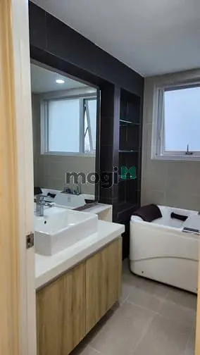 Cho Thuê Căn Góc 2 Phòng Ngủ Tại Midtown Phú Mỹ Hưng , Giá Rẻ