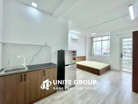 Cho Thuê Phòng Ban Công Rộng 38M2, Full Nội Thất Gần Ngã Tư Phú Nhuận, Phan Đăng Lưu Giáp Q1, Sânbay