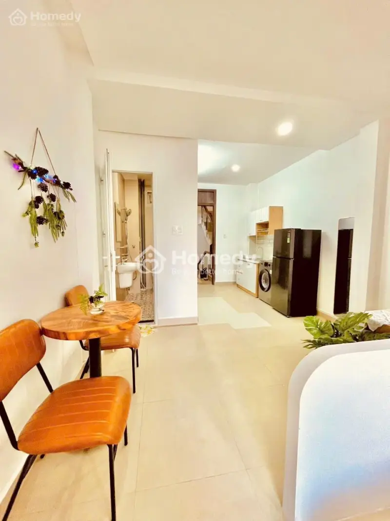 Cho Thuê Phòng Ngủ Tách Bếp Ban Công Ngay Chân Cầu Kiệu, Vị Trí Trung Tâm Chợ Nguyễn Văn Trỗi