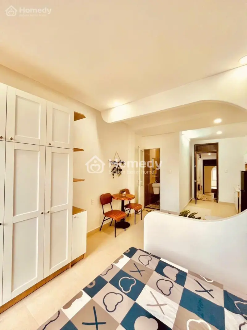 Cho Thuê Phòng Ngủ Tách Bếp Ban Công Ngay Chân Cầu Kiệu, Vị Trí Trung Tâm Chợ Nguyễn Văn Trỗi