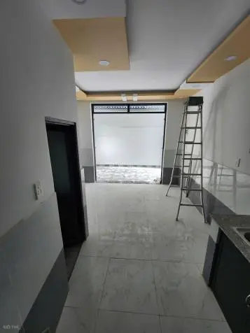 Bán Nhà 1 Lầu 1 Trệt Thiết Kế Đẹp 2 Phòng Ngủ Có Ban Công Và Sân Đậu Xe Gần Chợ Có Nước Máy